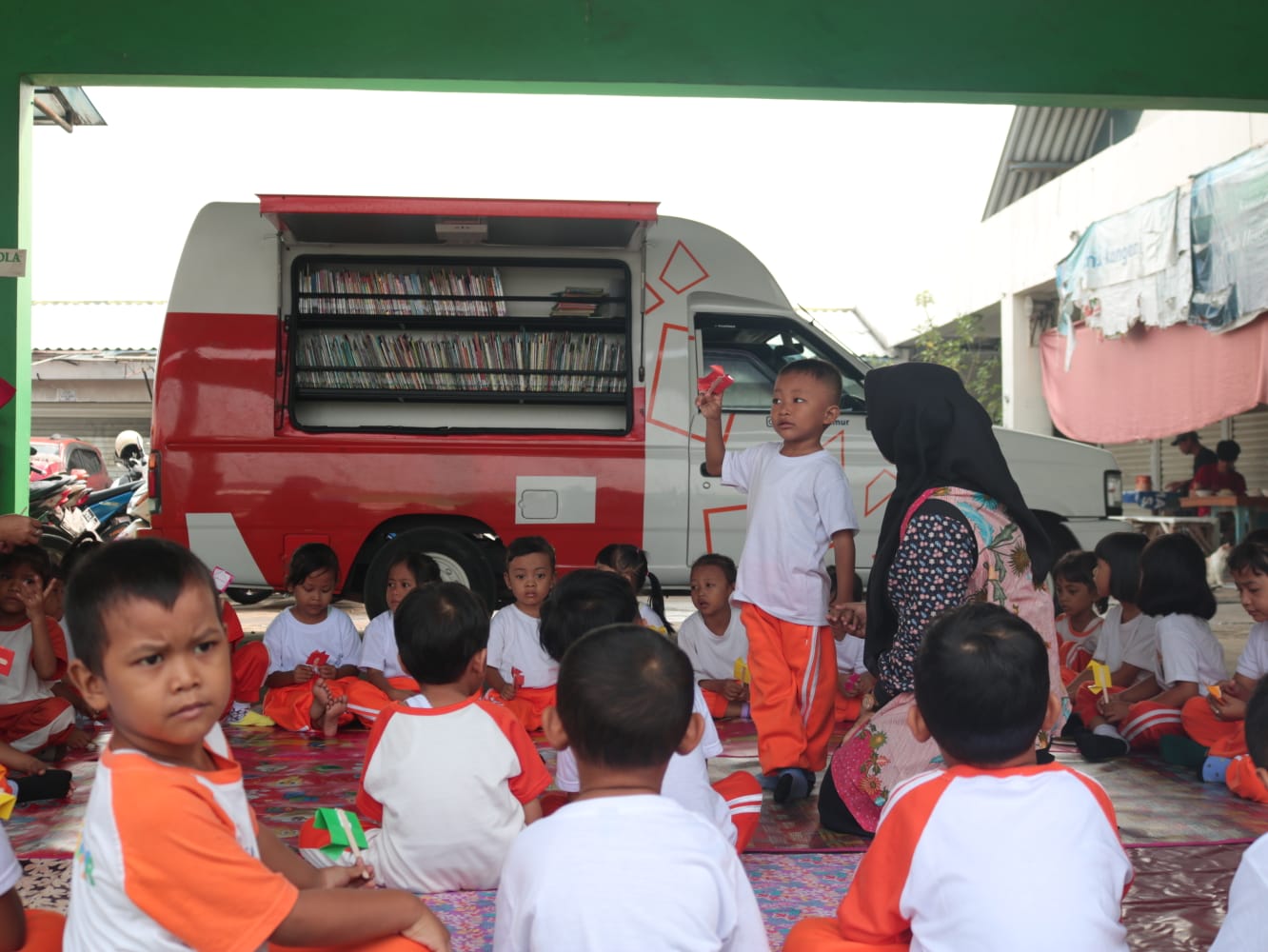 Wisata LiterAsyik X Guru Tamu Kota Administrasi Jakarta Timur Ke  TPA Negeri Bina Tunas Jaya XX